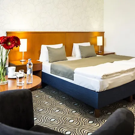 Parkhotel And Congress Center 4*