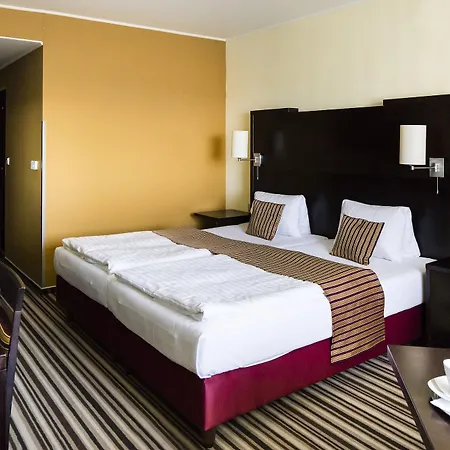 Hotell Parkhotel And Congress Center 4*