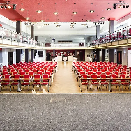 Hotell Parkhotel And Congress Center 4*