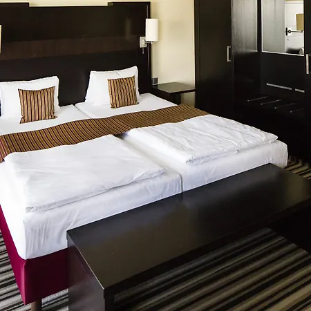 Parkhotel And Congress Center Hotell