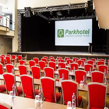 Parkhotel And Congress Center Hotell